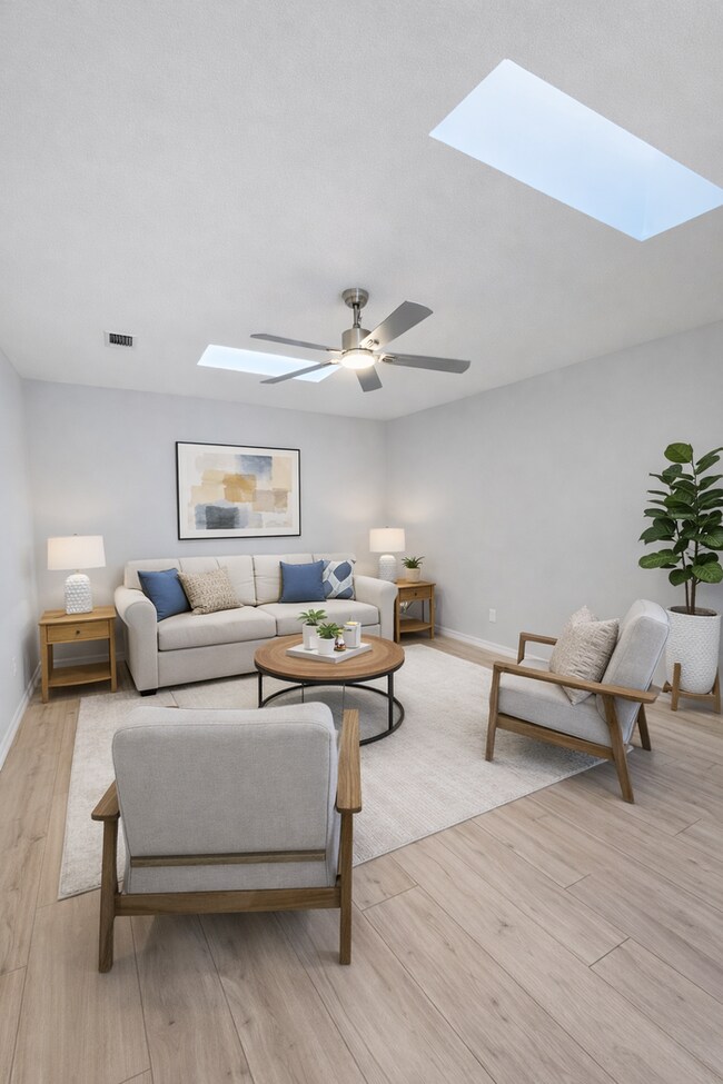 Building Photo - 1097 Laurel Oaks Ct