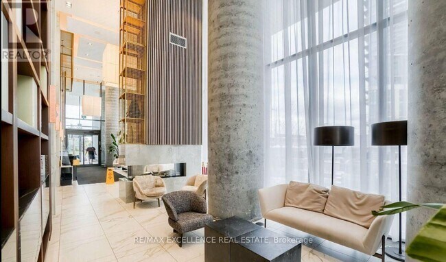 Photo du bâtiment - 950-6950 Portage Pkwy