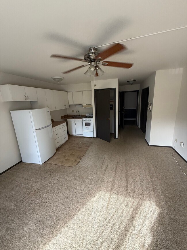 Foto del edificio - 2605 N Frederick Ave