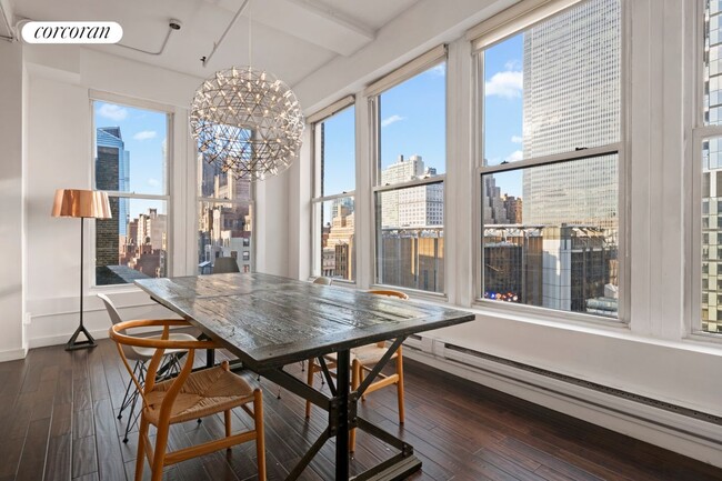 Building Photo - 208 W 30th St