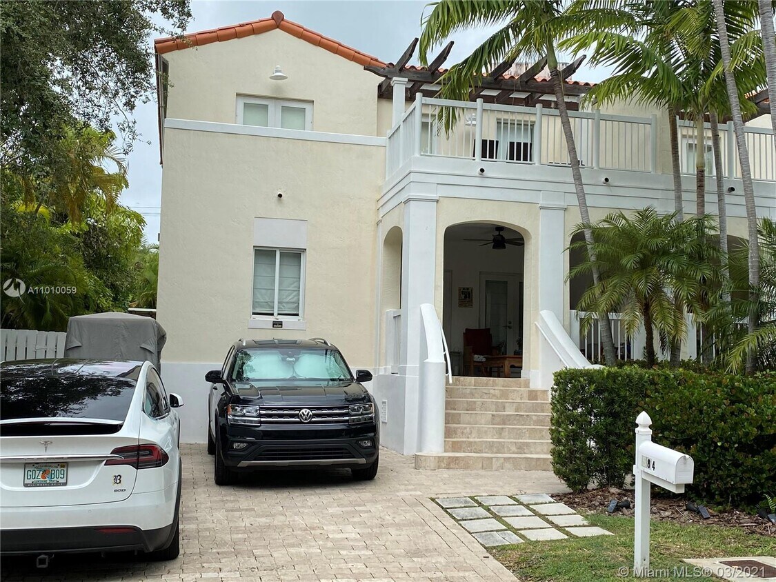 Foto principal - 584 Fernwood Rd