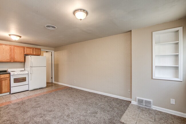 Building Photo - 951 S 49th Ave
