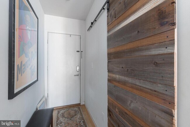 Building Photo - 1309 N Howard St