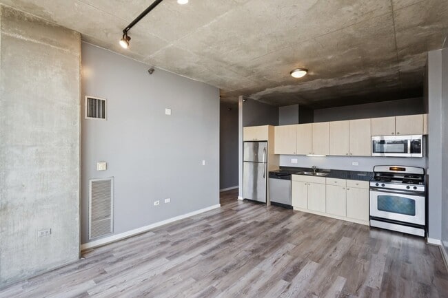 Building Photo - 235 W Van Buren St