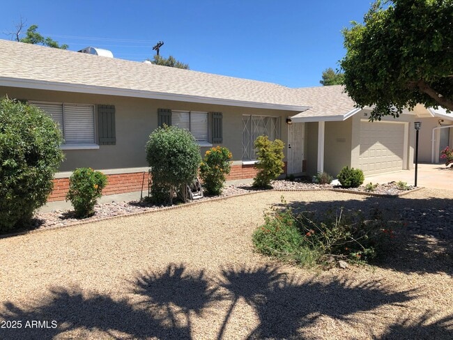 Building Photo - 208 E Balboa Dr