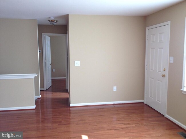 Building Photo - 13411 Pinetree Dr