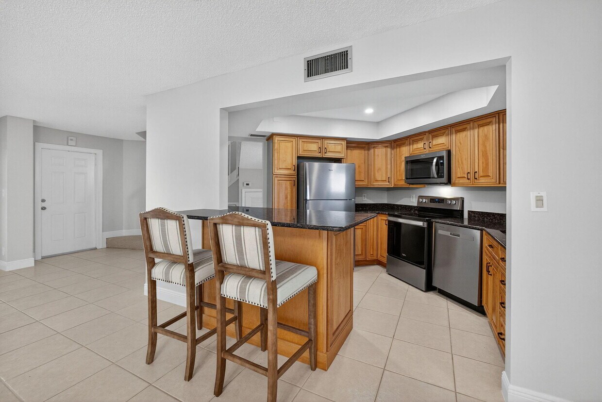 Primary Photo - 246 Seabreeze Cir