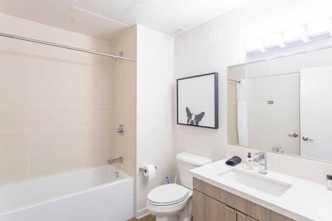 1 BR, 1 BA - 686 SF - Arrive 625 Broadway