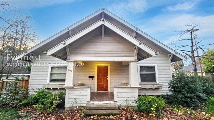 4 Bed, 2 Bath Home with Fenced Yard / Vouchers Accepted - 4 Bed, 2 Bath Home with Fenced Yard / Vouchers Accepted / Available Soon!