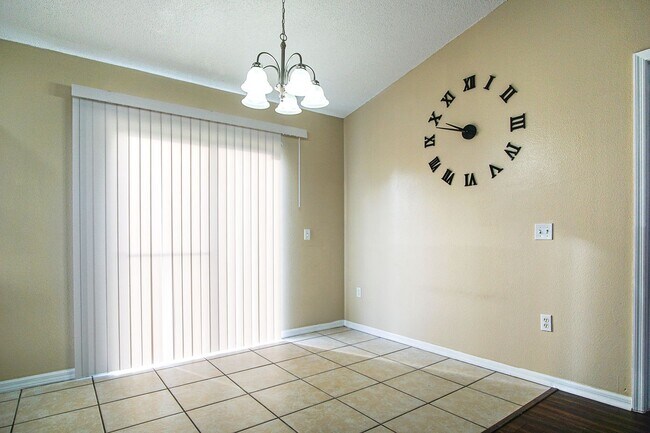 Building Photo - Home in Poinciana, FL now available!