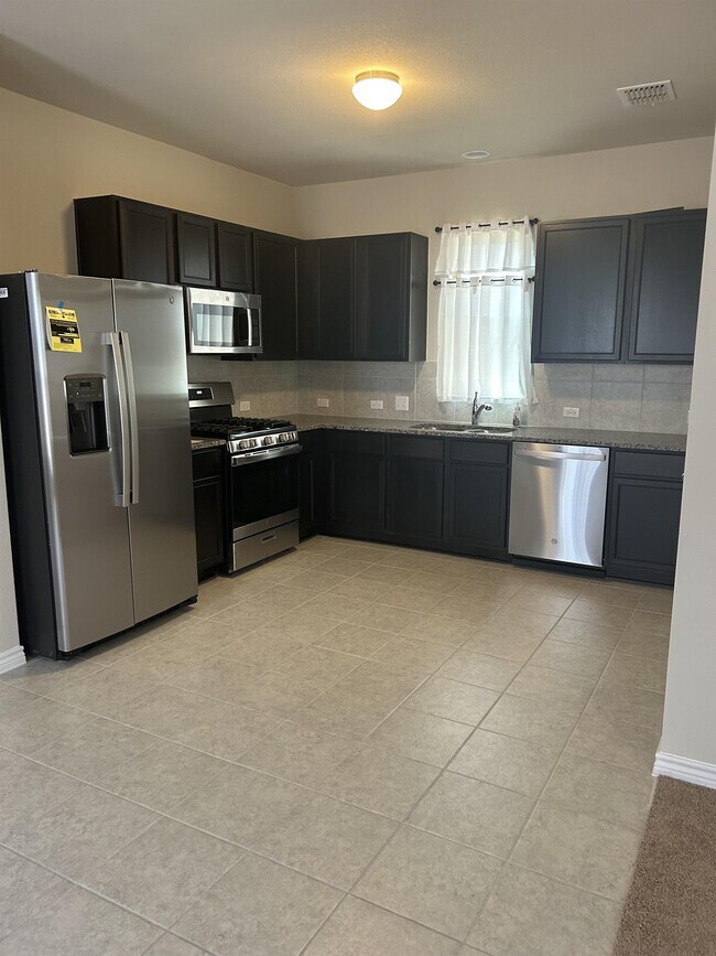 Building Photo - 384 Witchhazel Way