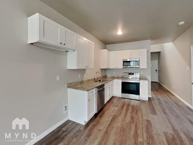 Building Photo - 3259 Karen St