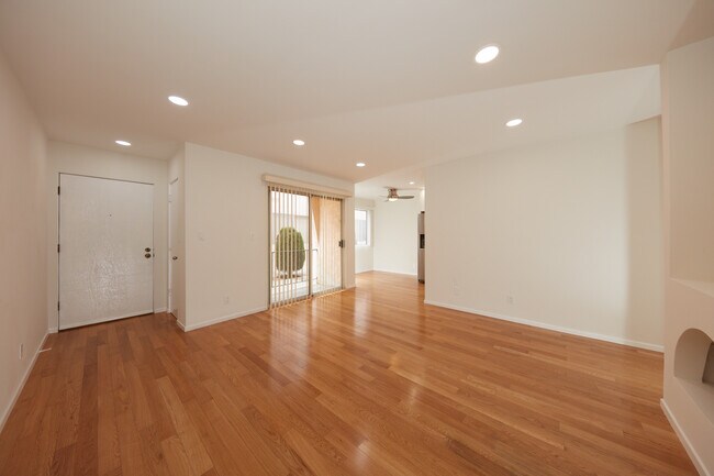 Building Photo - 1524 12th St