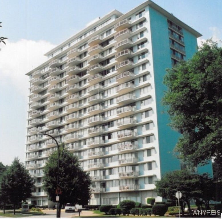 Primary Photo - 1088 Delaware Ave