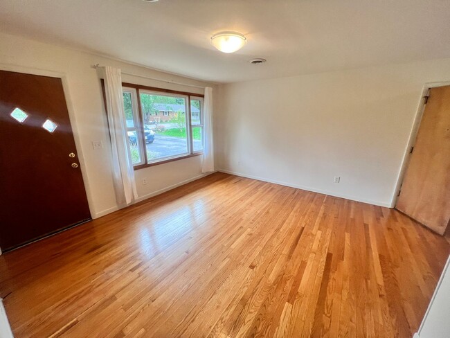 Building Photo - Christiansburg, 3 BR / 2 BA, Available