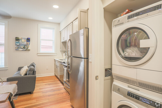 1HAB, 1BA - 700 ft² - The Lofts at 119