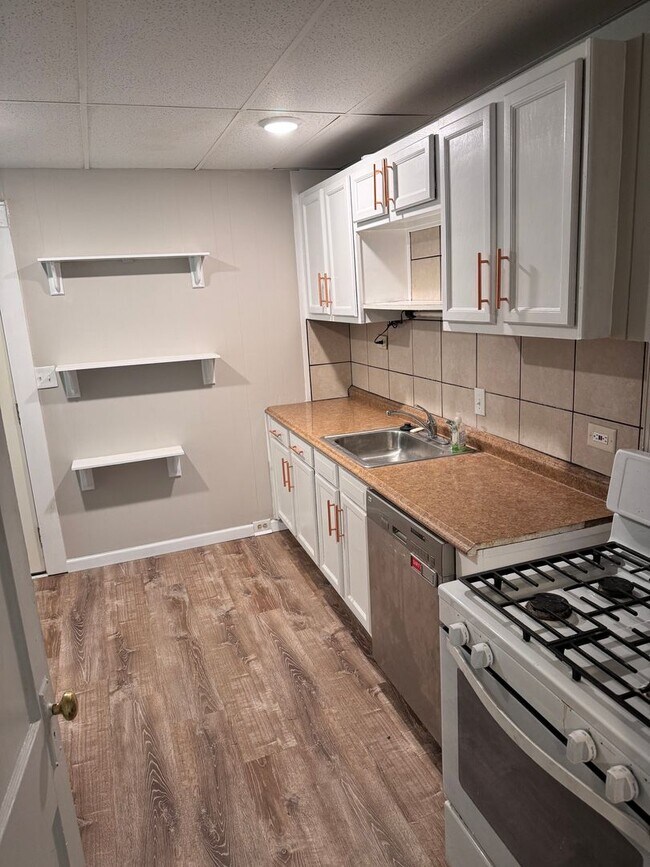 Foto del edificio - 3175 W 112th St