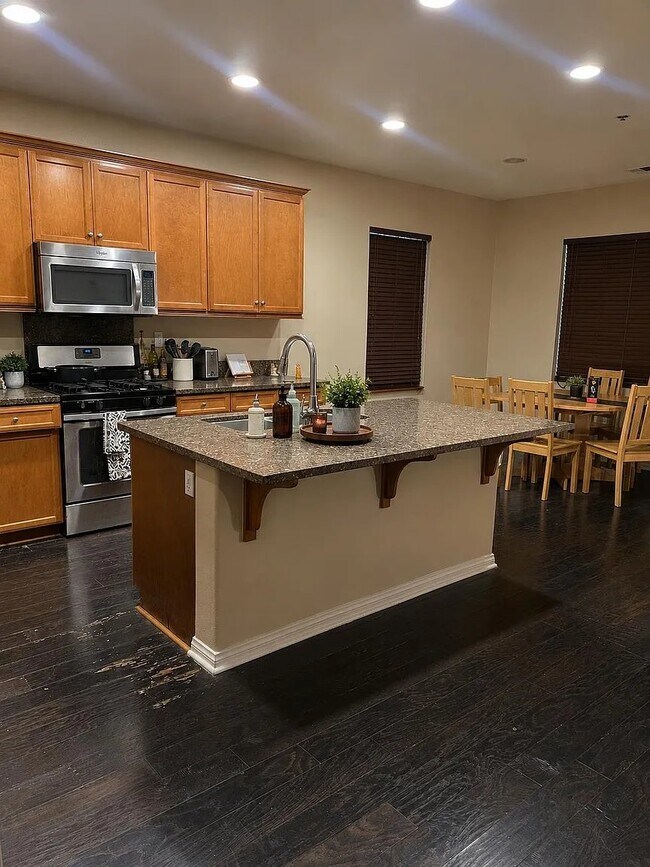 Foto del edificio - 5117 Gold Creek Way