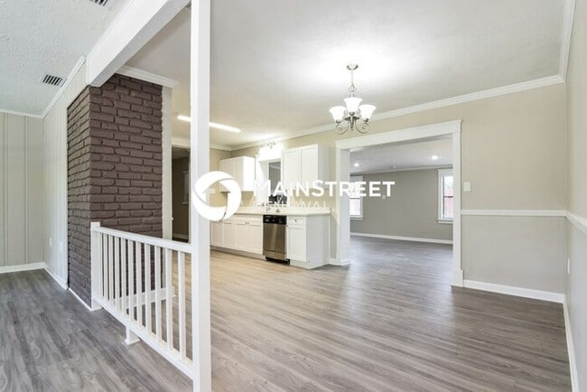 Building Photo - 4 Bedroom Pet-Friendly Home in BRANDON, FL...