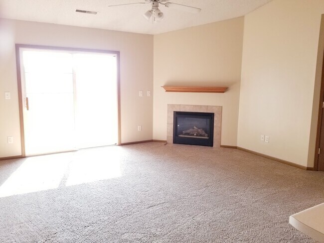 Foto del edificio - 560 Penn Ct