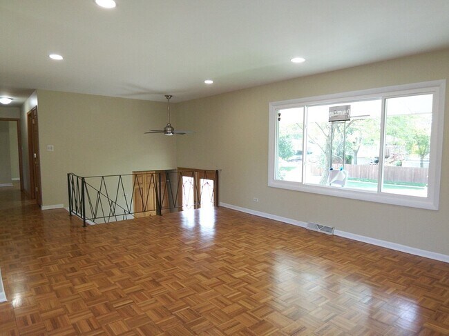 Foto del edificio - 3835 Winston Dr