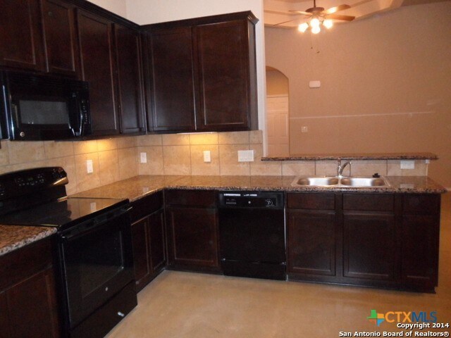 Building Photo - 210 Stone Gate Dr