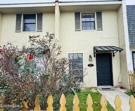 Building Photo - 2419 Robley Dr