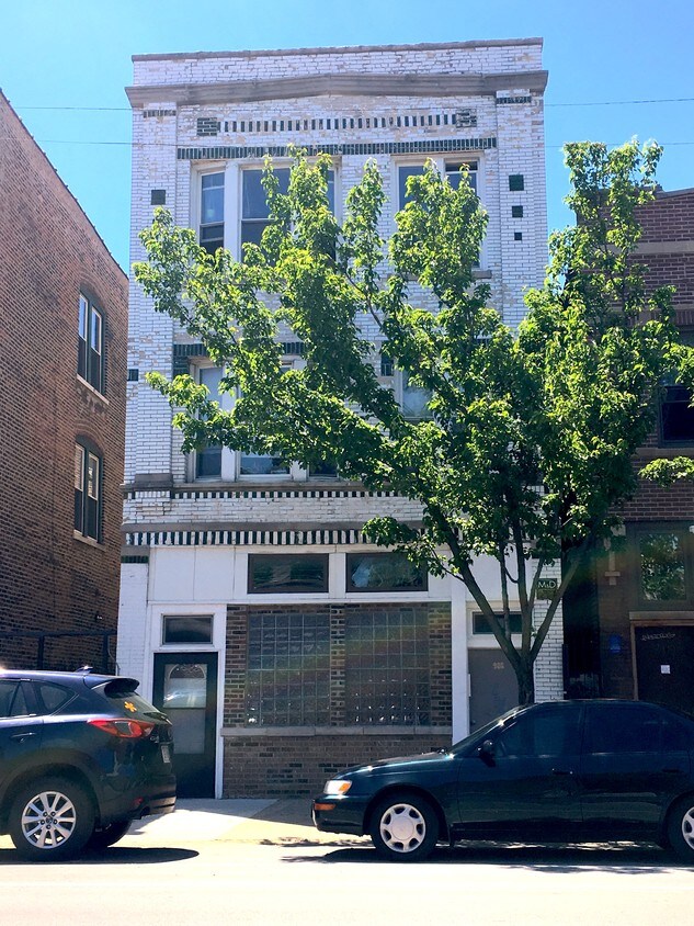 Primary Photo - 912 N California Ave