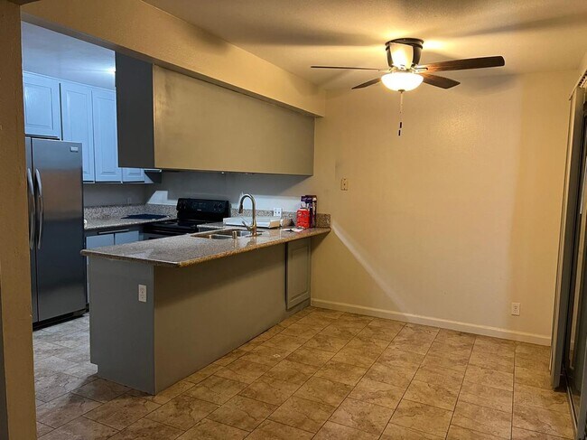 Foto del edificio - 4727 N Cedar Ave