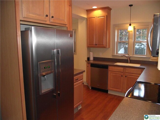 Foto del edificio - 8115 Main St