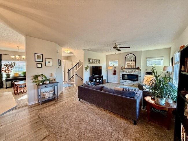 Building Photo - Home For Rent In Papillion