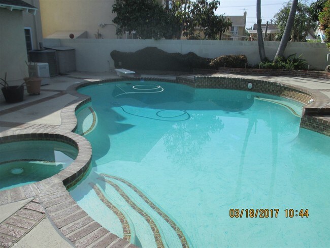 Foto del edificio - 7441 Brian Ln