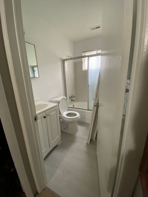 Foto del edificio - 16511 Strathmoor St