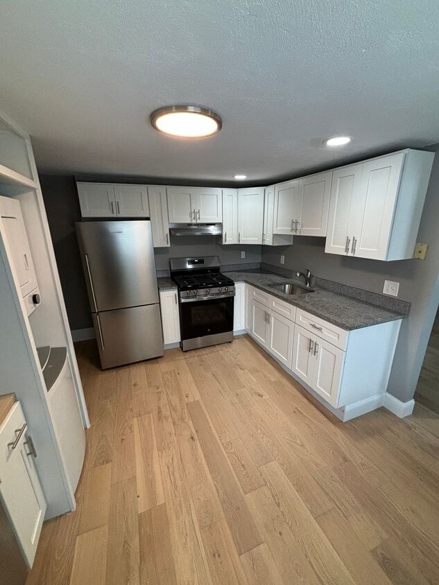 Building Photo - 43 Cottage St