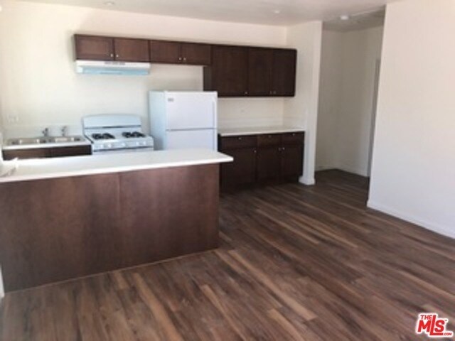 Foto del edificio - 11064 Oxnard St