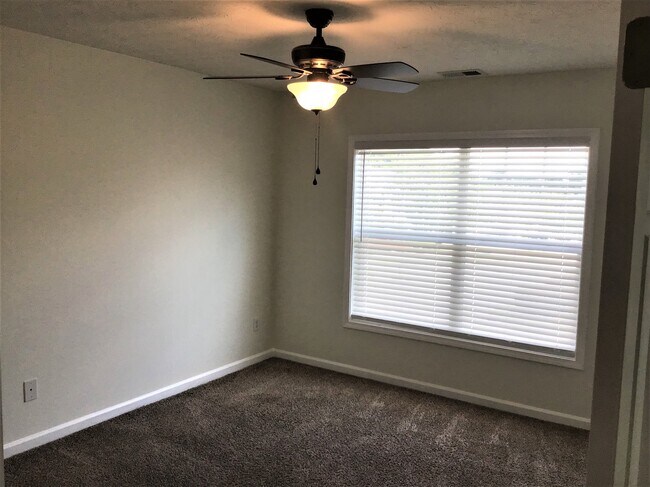 Foto del edificio - 111 Golden Pine Rd SW