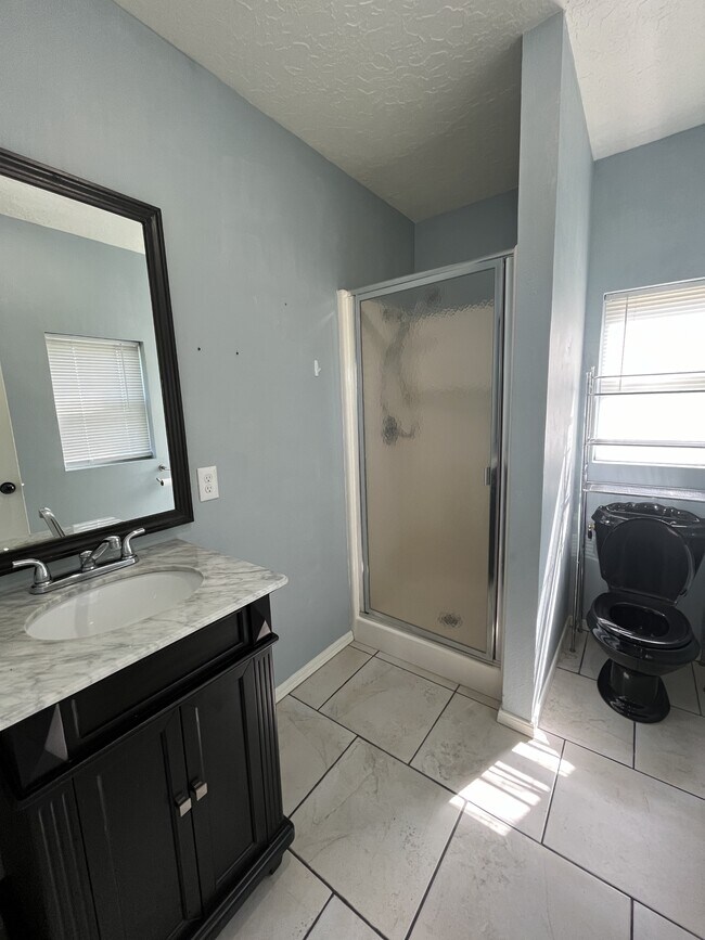 Foto del edificio - 808 N Wolfe Ln