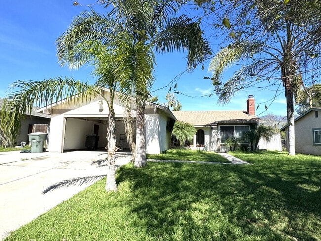 Charming 3-Bed, 2-Bath Home for Rent in San Bernardino, Close to CSUSB, Small Pets Welcome - Charming 3-Bed, 2-Bath Home for Rent in San Bernardino, Close to CSUSB, Small Pets Welcome