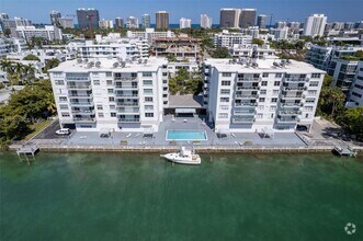 Building Photo - 10000 W Bay Harbor Dr