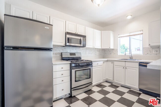 Building Photo - 1240 Lodi Pl