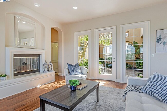 Building Photo - Luxury Living in The Bridges Golf Course C...