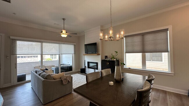 Foto del edificio - 3 Bedroom Townhome in Woodstock