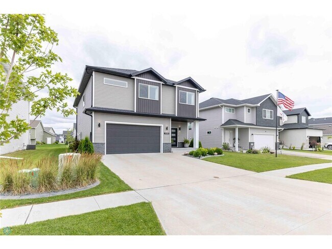 Foto del edificio - 1058 Ashley Dr W