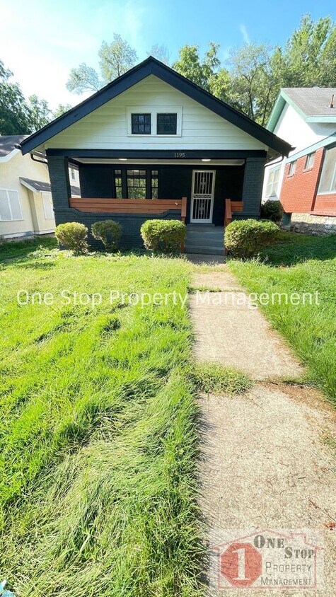 Primary Photo - Charming 3 Bed, 1.5 Bath Home with Charact...