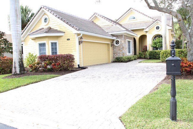 Building Photo - ** FIDDLER'S CREEK PRIVATE POOL HOME AVAIL...