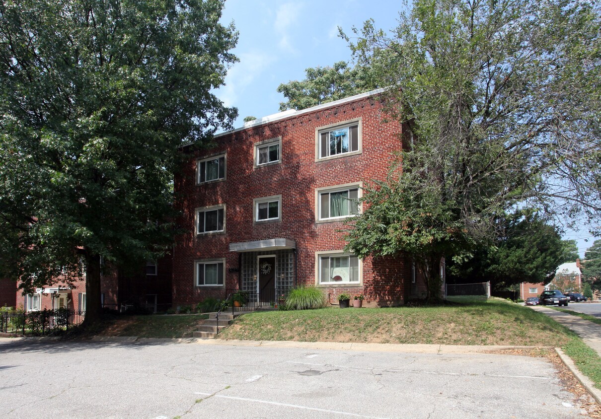 8718 Bradford Rd, Silver Spring, MD 20901 Apartments in Silver Spring