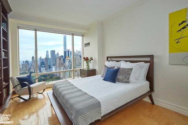 Building Photo - 1 Central Park West