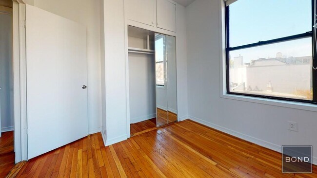 Foto del edificio - 78 W 11th St