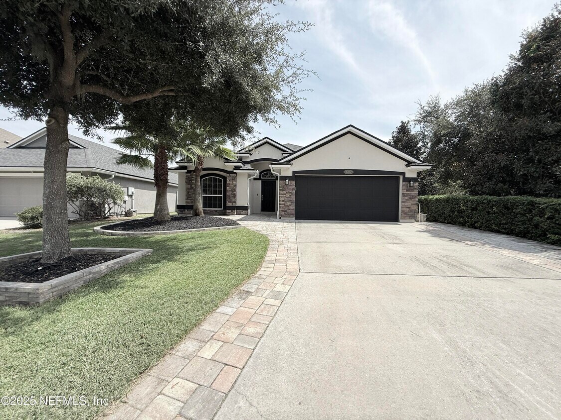 Foto principal - 16217 Dowing Creek Dr