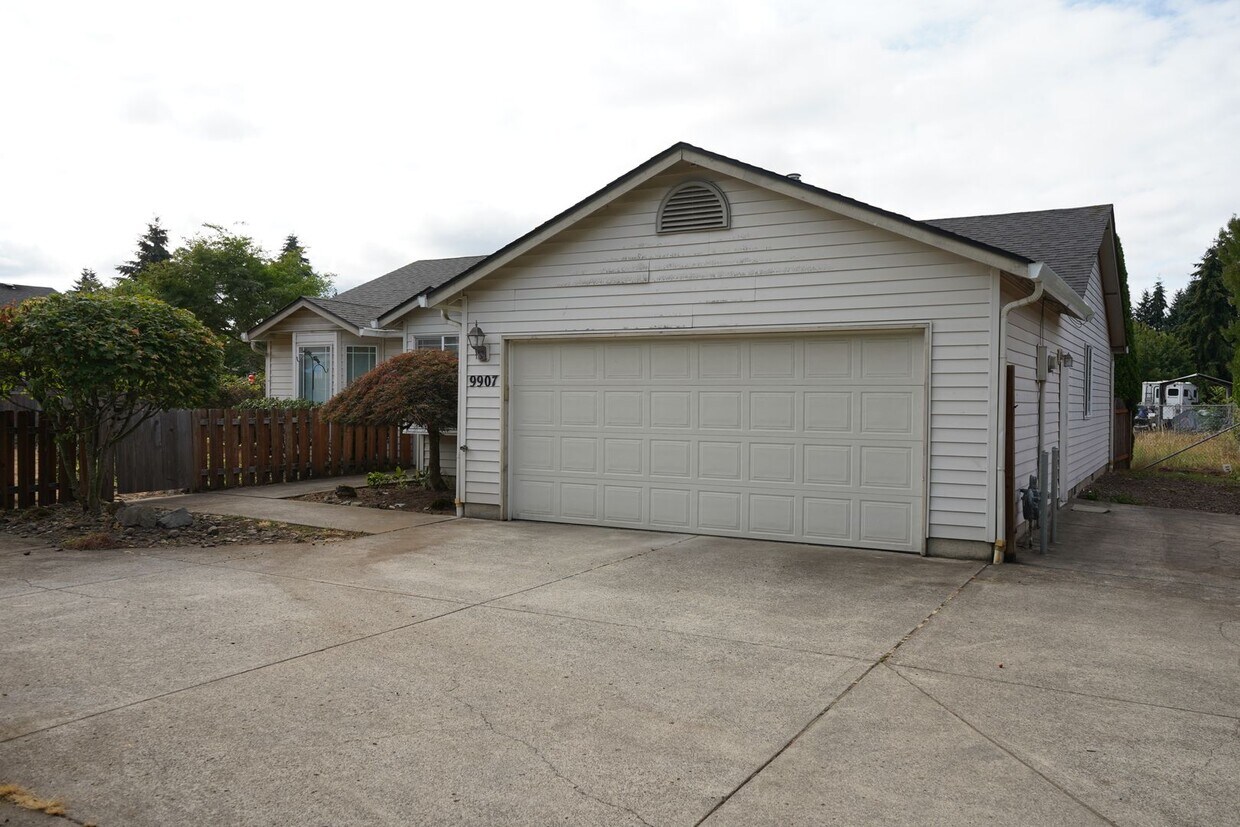 Primary Photo - 9907 NE 86th St